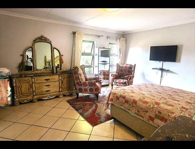 4 BEDROOM TOWNHOUSE FOR SALE IN VALLEY VIEW ESTATE